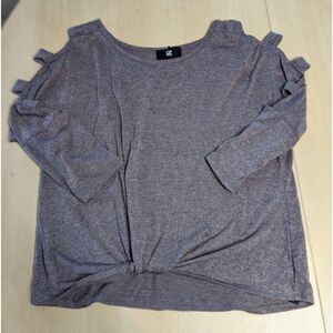 IZ Byer Gray Ladder Sleeve Twist Front Top Women's Size Medium